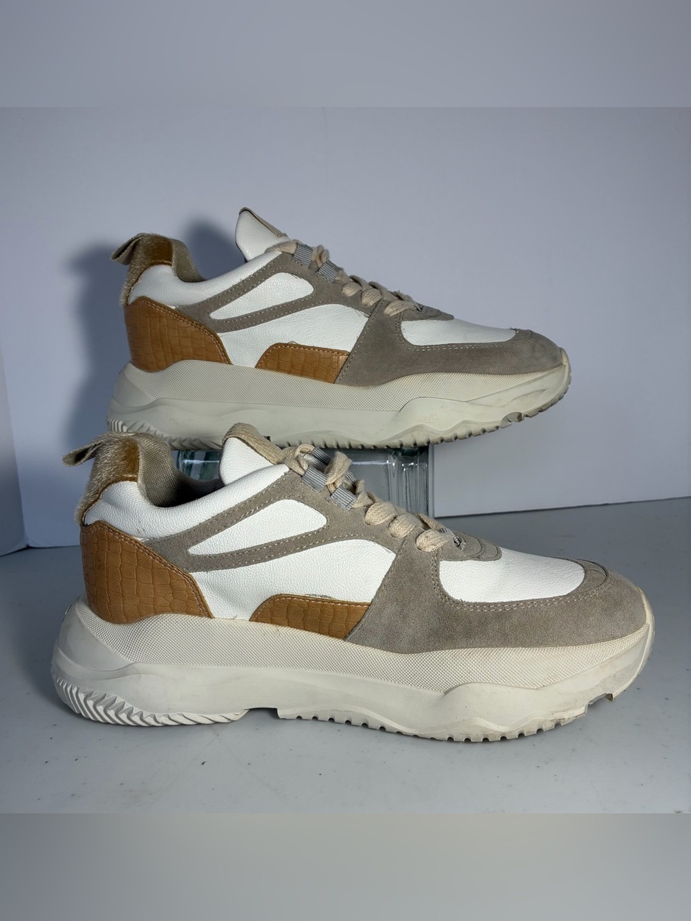 Oasis Society California White Fashion Sneakers Earth Tones Shoes Gray—Women’s 8